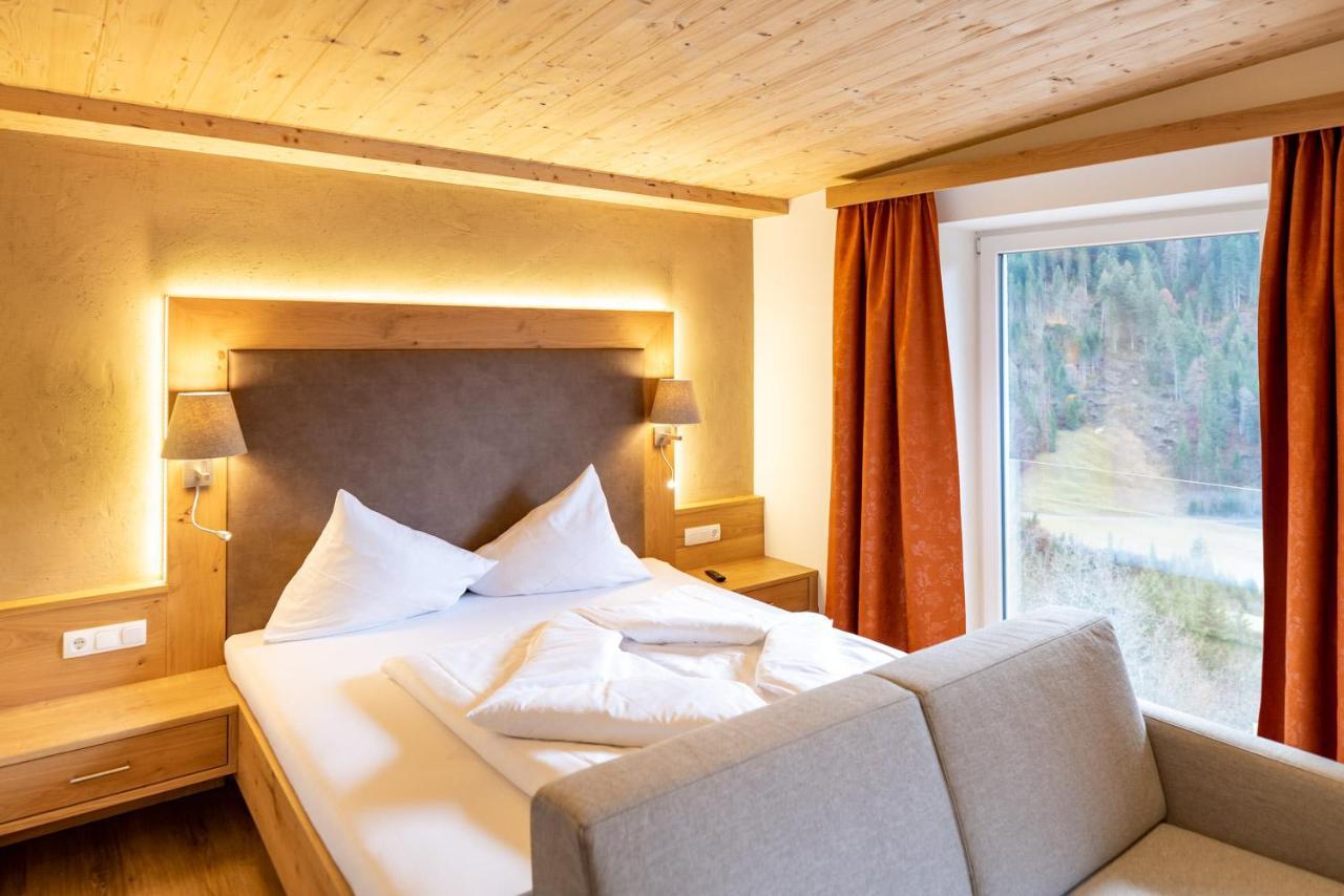 Hotel Tiroler Herz Hinterhornbach エクステリア 写真