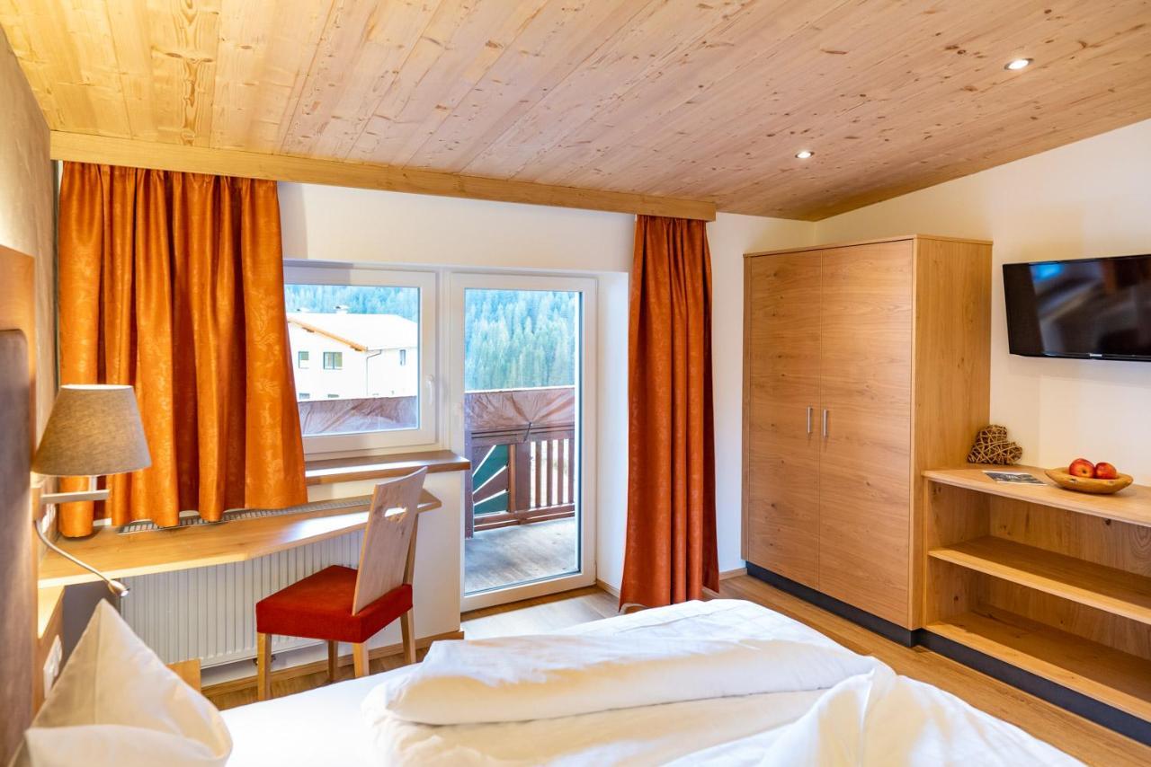 Hotel Tiroler Herz Hinterhornbach エクステリア 写真